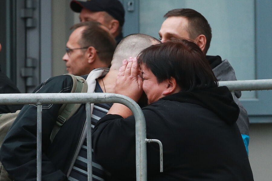Мужчина, призванный на&nbsp;военную службу в&nbsp;ходе частичной мобилизации, на&nbsp;территории временного пункта мобилизации возле Театра Виктюка в&nbsp;Москве, 26&nbsp;сентября 2022&nbsp;года