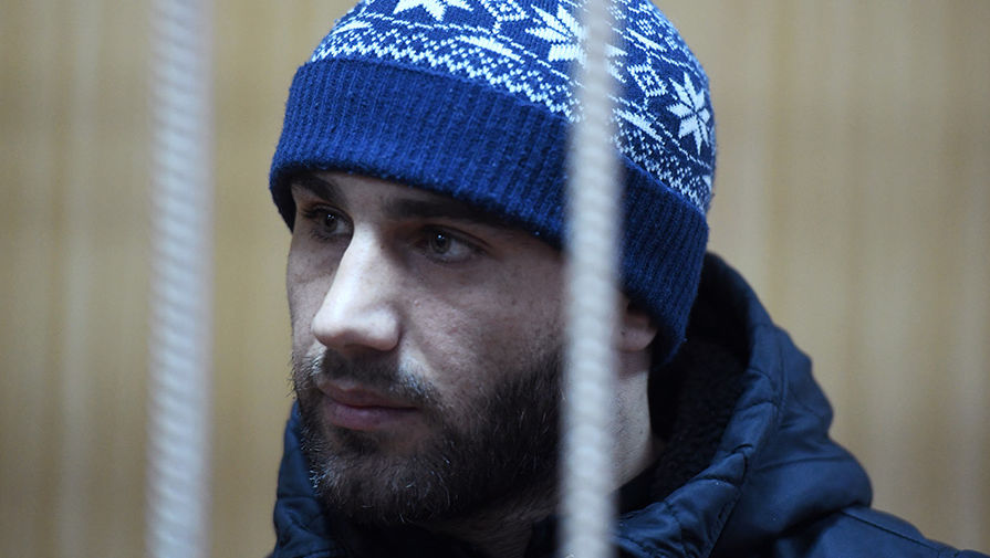 Подозреваемый в хулиганстве Омар Омаров в Тверском суде Москвы, 10 января 2017 года