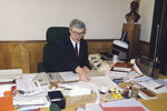 Виталий Чуркин в своем рабочем кабинете, 1991 год