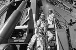 Летчики-космонавты (сверху вниз) Владимир Васютин, Георгий Гречко и Александр Волков перед стартом, 1985 год