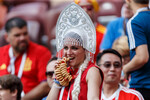 Болельщик сборной России перед матчем чемпионата мира по футболу FIFA 2018 между сборными Испании и России на стадионе «Лужники» в Москве, 1 июля 2018 года 