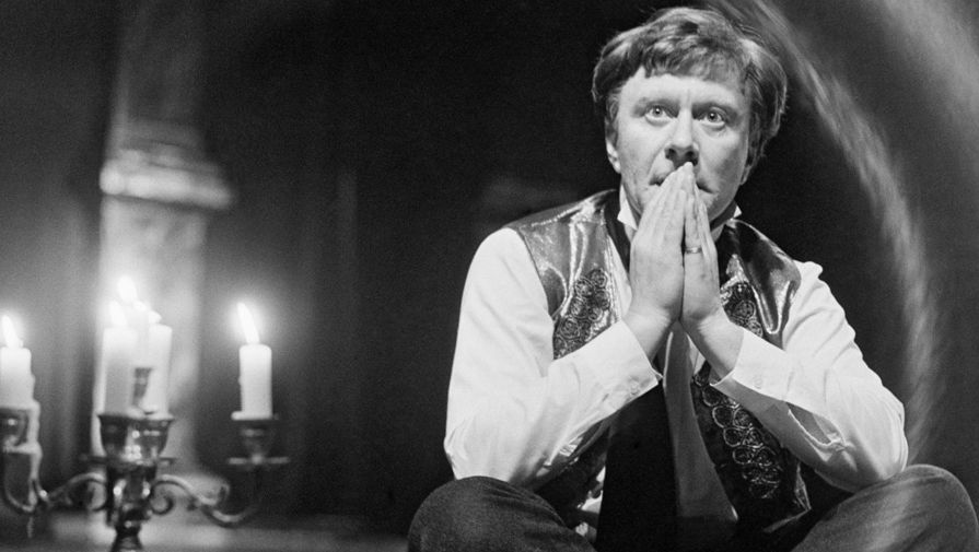 Андрей Миронов в роли Клаверова в спектакле «Тени», 1987 год