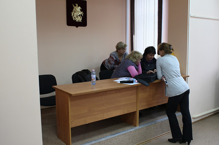 Учителя школы №740 пока свои собрания проводят в здании управы.