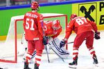 Игроки сборной России Алексей Береглазов, Василий Кошечкин и Максим Шалунов (слева направо).