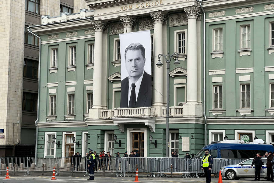 Перед&nbsp;церемонией прощания с&nbsp;лидером ЛДПР Владимиром Жириновским в&nbsp;Колонном зале Дома союзов в&nbsp;Москве, 8&nbsp;апреля 2022&nbsp;года