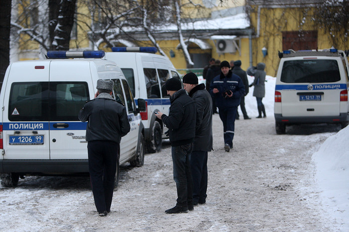 Это не первое покушение на Усояна. В прошлый раз в авторитета стреляли 16 сентября 2010 года. Тогда снайпер настиг его у дома № 12 на Тверской улице. Пуля попала в живот, медикам удалось спасти Деда Хасана.