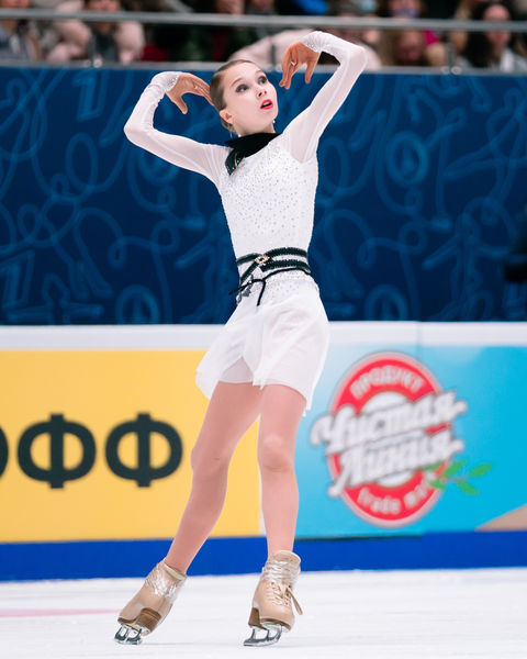 Ксения Синицына выступает в&nbsp;произвольной программе на&nbsp;чемпионате России &mdash; 2022