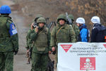 Военнослужащие Народной милиции ДНР покидают свои позиции у села Петровское