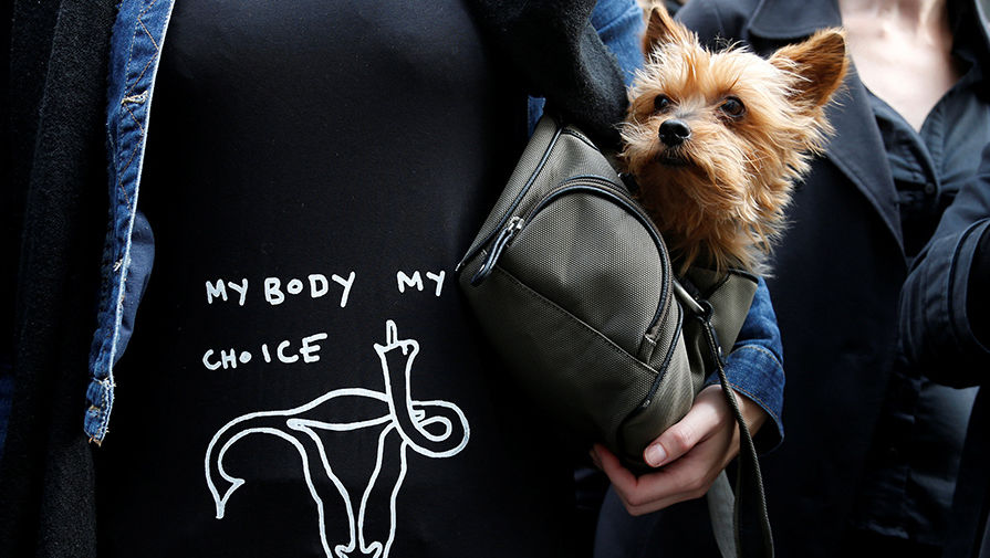 Митинг против запрета абортов в центре Варшавы