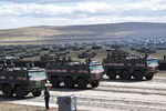 Парад участников военных маневров «Восток-2018» на забайкальском полигоне «Цугол», 13 сентября 2018 года
