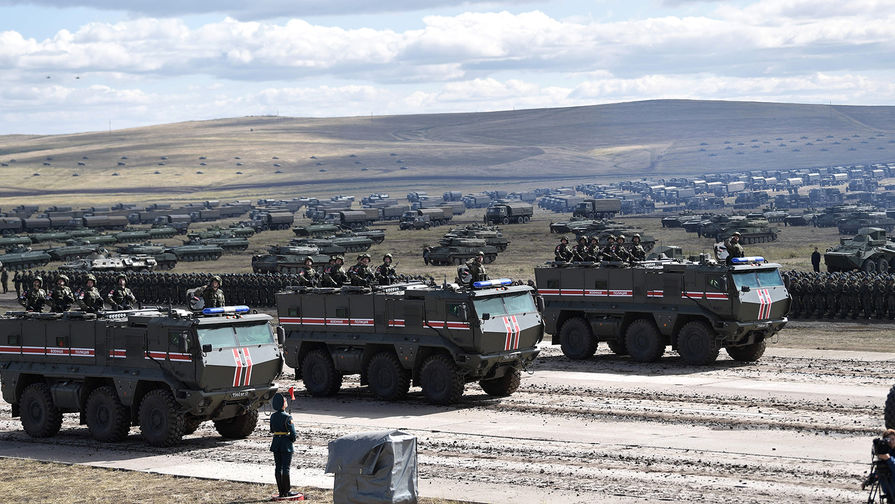 Парад участников военных маневров «Восток-2018» на забайкальском полигоне «Цугол», 13 сентября 2018 года