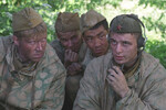 <b>«Звезда» (2002)</b>
<br><br>
Фильм режиссера Николая Лебедева снят по одноименной повести писателя Эммануила Казакевича и является ремейком картины 1949 года с тем же названием. «Звезда» — позывной группы разведчиков, которым предстоит выполнить очень важное задание. Алексей Кравченко сыграл в картине роль сержанта Аниканова, его экранными однополчанами стали актеры Игорь Петренко, Алексей Панин, Артем Семакин, Анатолий Гущин и другие. 