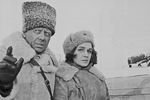 1967 год. Анатолий Папанов в роли генерала Серпилина и актриса Татьяна Махова (врач из полка Барабановой) на съемках фильма «Возмездие» по мотивам романа Константина Симонова «Солдатами не рождаются»
