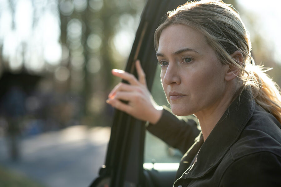 <b>&laquo;Мейр из&nbsp;Исттауна&raquo; (2021)</b>
<br><br>
Выдающийся детективный сериал с&nbsp;выдающейся развязкой и выдающейся игрой Кейт Уинслет.