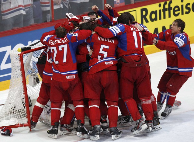 Россияне празднуют чемпионство