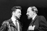Игорь Кваша в роли Якова Свердлова и Евгений Евстигнеев в роли Анатолия Луначарского в спектакле «Большевики».