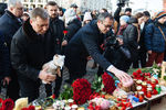 Председатель Мосгордумы Алексей Шапошников на акции памяти погибших при пожаре в ТЦ «Зимняя вишня» в Кемерово на Манежной площади в Москве, 27 марта 2018 года