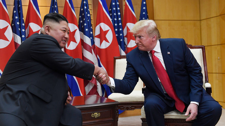 Во время встречи президента США Дональда Трампа и лидера КНДР Ким Чен Ына, 30 июня 2019 года