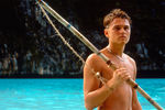 <b>«Пляж» (2000)</b>
<br><br>
Следующей важной экранизацией в&nbsp;карьере Бойла стал приключенческий триллер «Пляж» по&nbsp;бестселлеру Алекса Гарленда. В&nbsp;роли главного героя предстал Леонардо Ди Каприо. По&nbsp;сюжету молодой американец отправляется в&nbsp;путешествие в&nbsp;Тайланд, где странный человек перед&nbsp;смертью рассказывает ему о&nbsp;таинственном острове. Вместе с&nbsp;молодой парочкой возлюбленных герой Ди Каприо вплавь добирается до&nbsp;райского места, однако покинуть его будет не так просто. 