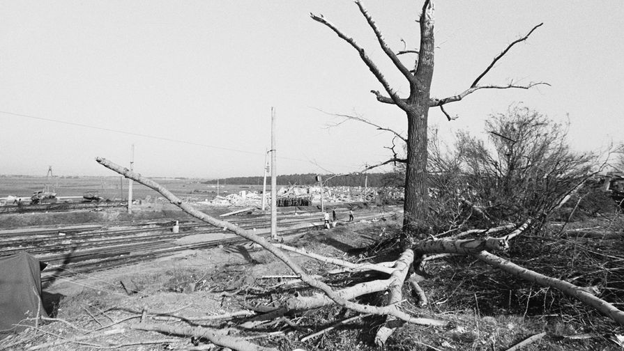 6 июня 1988 года. В 150 метрах от места взрыва вагонов