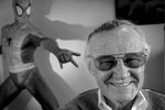 <b>Стэн Ли (28 декабря 1922 – 12 ноября 2018).</b> Американский писатель, актер, продюсер, телеведущий, сценарист, редактор и создатель множества персонажей комиксов, бывший президент и председатель совета директоров издательства Marvel Comics. В сотрудничестве с несколькими художниками он создал Человека-паука, Халка, Доктора Стрэнджа, Тора, Людей Икс и многих других вымышленных персонажей