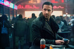 Райан Гослинг в фильме «Бегущий по лезвию 2049» (2017)