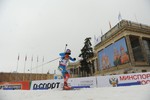 Ольга Зайцева на фоне Малой спортивной арены Лужников
