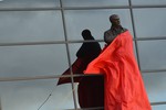 Ткань открывает статую Алекса Фергюсона