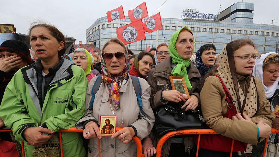 Крестный ход в&nbsp;честь дня перенесения мощей Александра Невского в&nbsp;Санкт-Петербурге, 12&nbsp;сентября 2017&nbsp;года
