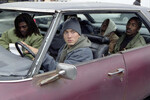 <b>Кадр из фильма «Восьмая миля» (2002).</b> В большей части фильмов с участием Эминема он играет самого себя. В картине «Восьмая миля» рэпер снялся в главной роли Джимми «Кролика» Смита-младшего и записал саундтрек «Lose Yourself». За эту песню музыкант получил «Оскар», «Грэмми», «Золотой глобус» и несколько других наград. В общей сложности Эминем является обладателем пятнадцати премий «Грэмми»