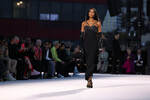 Наоми Кэмпбелл на показе коллекции Versace осень-зима 2023/2024