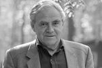 <b>Даниил Гранин</b> (1 января 1919 — 4 июля 2017) — советский и российский писатель, киносценарист, общественный деятель. Вместе с Алесем Адамовичем собрал «Блокадную книгу» — документальные свидетельства во время Великой Отечественной войны. На фото: Даниил Гранин, 1987 год