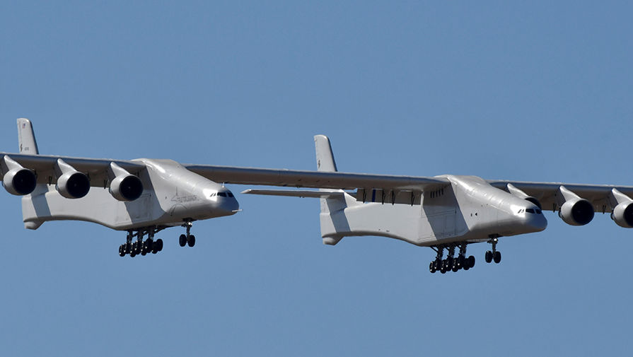 Самый большой в мире самолет-носитель Stratolaunch Model 351, 13 апреля 2019 года