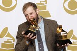 В номинации «лучший новый артист» победила фолковая группа Bon Iver.