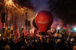 Во время акции протеста в Париже против пенсионной реформы, 5 декабря 2019 года