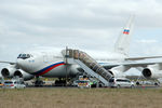 Самолет Ил-96 специального летного отряда «Россия» с бортовым номером RA-96023 в британском аэропорту Станстед перед вылетом в Россию, 20 марта 2018 года