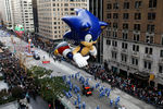 Надувная фигура Соника на&nbsp;95-м параде Мэйси в&nbsp;День благодарения, Нью-Йорк, США, 25&nbsp;ноября 2021&nbsp;года
