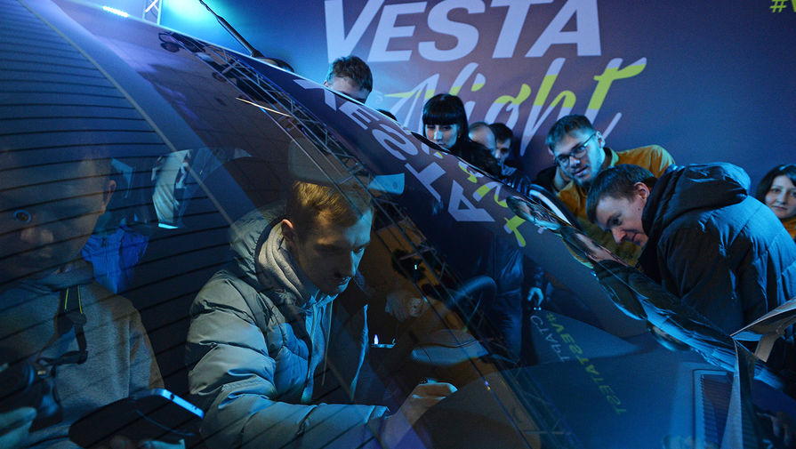 Церемония старта продаж нового отечественного седана Lada Vesta в Екатеринбурге