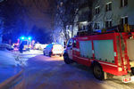 На месте пожара в девятиэтажном жилом доме в Екатеринбурге, 12 января 2021 года