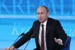 Владимир Путин во время пресс-конференции в ЦМТ