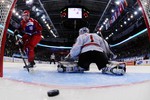 Никита Кучеров реализует победный буллит, который вывел россиян в полуфинал
