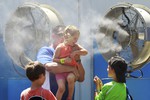 ... а для болельщиков предусмотрены специальные технические приспособления
