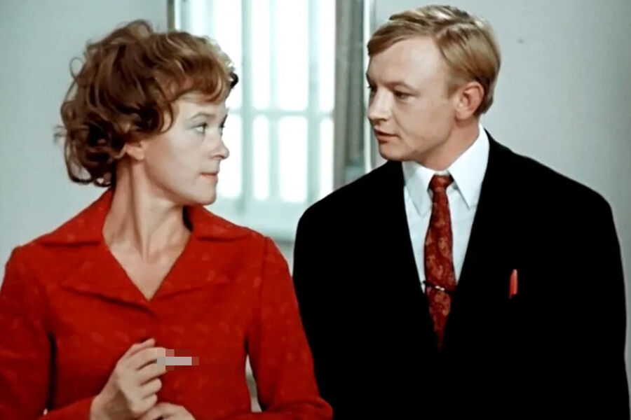 <b>«Большая перемена», Алексей Коренев (1973)</b>
<br><br>
В&nbsp;мини-сериале о&nbsp;жизнях взрослых учеников вечерней школы по&nbsp;мотивам повести Георгия Садовникова «Иду к&nbsp;людям» (в последние годы издается под&nbsp;названием «Большая перемена») Талызина сыграла учительницу химии Нину Петровну.
