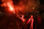 Болельщики «Спартака» празднуют досрочную победу в чемпионате России у стадиона «Открытие Арена» в Москве