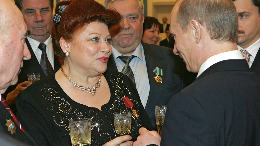 Народная артистка России Людмила Рюмина и президент России Владимир Путин во время торжественной церемонии вручения государственных наград в&nbsp;Кремле, 2007&nbsp;год
