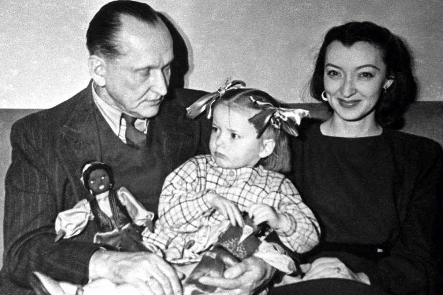 Лидия Вертинская и Александр Вертинский с&nbsp;дочерью Марианной
