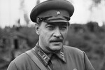 Народный артист СССР Вячеслав Тихонов в роли полковника Млынского в фильме «Фронт в тылу врага» (режиссер Игорь Гостев), 1982 год 