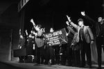 Сцена из спектакля «Добрый человек из Сезуана»