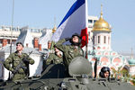 Военнослужащие на военном параде на Красной площади, посвященном 69-й годовщине Победы в Великой Отечественной войне