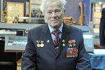 Михаил Калашников в музее завода «Ижмаш», 2012 год
